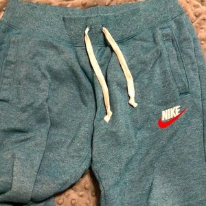 Nike Sportswear Heritage Joggers